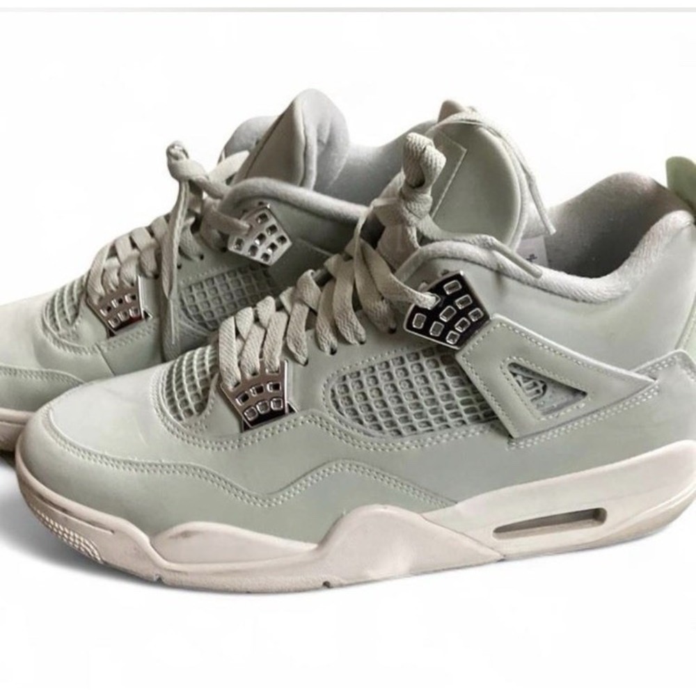 Air Jordan 4 Retro Size 11 Abundance/Seafoam Women's Sneakers